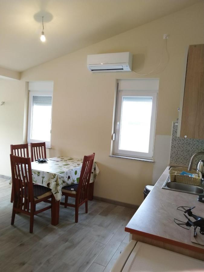 Admiral Apartment Brbinj Bagian luar foto